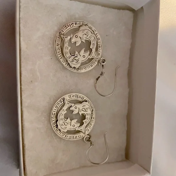 Pisces silver earrings - Picture 2 of 2